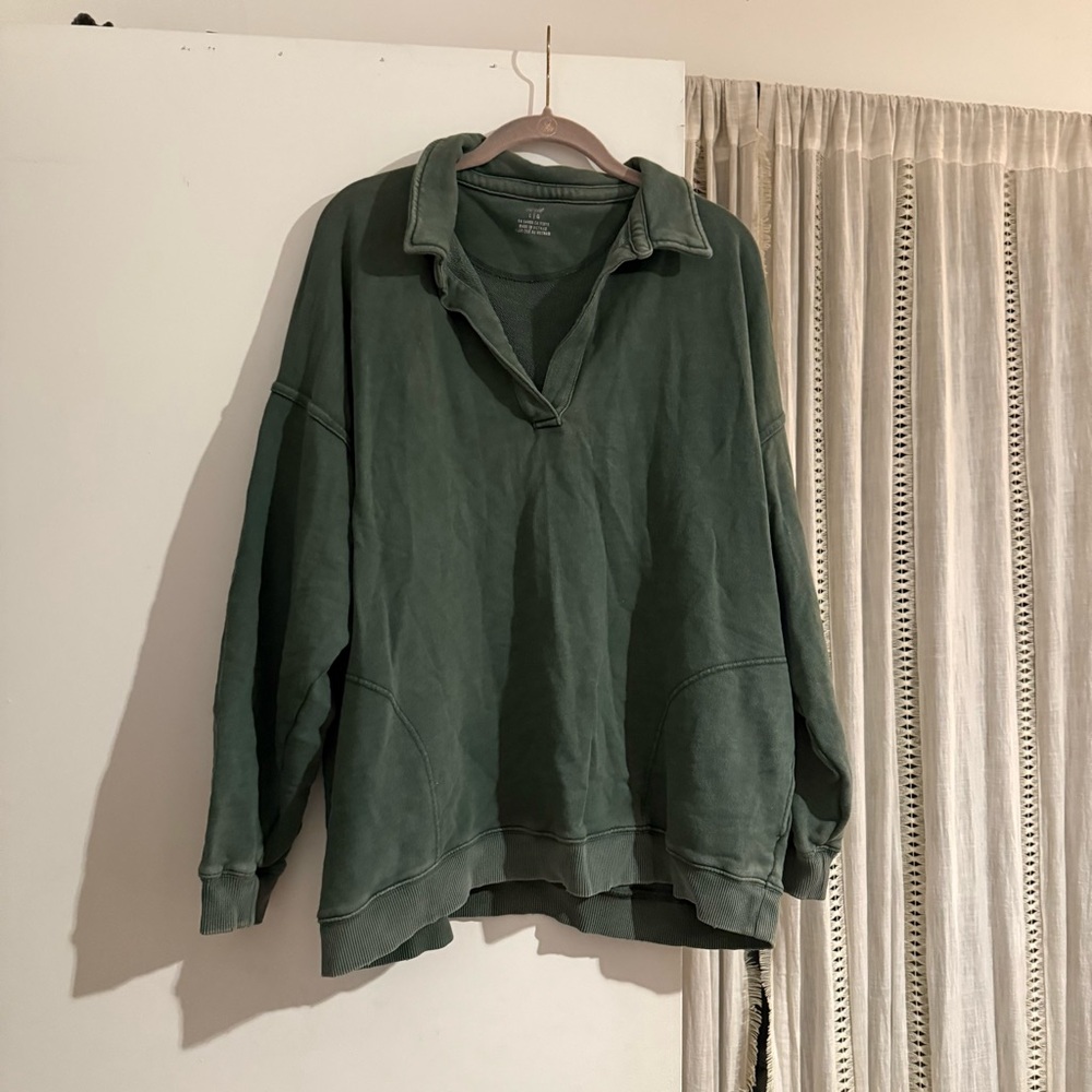 Aerie slouchy green pullover size large